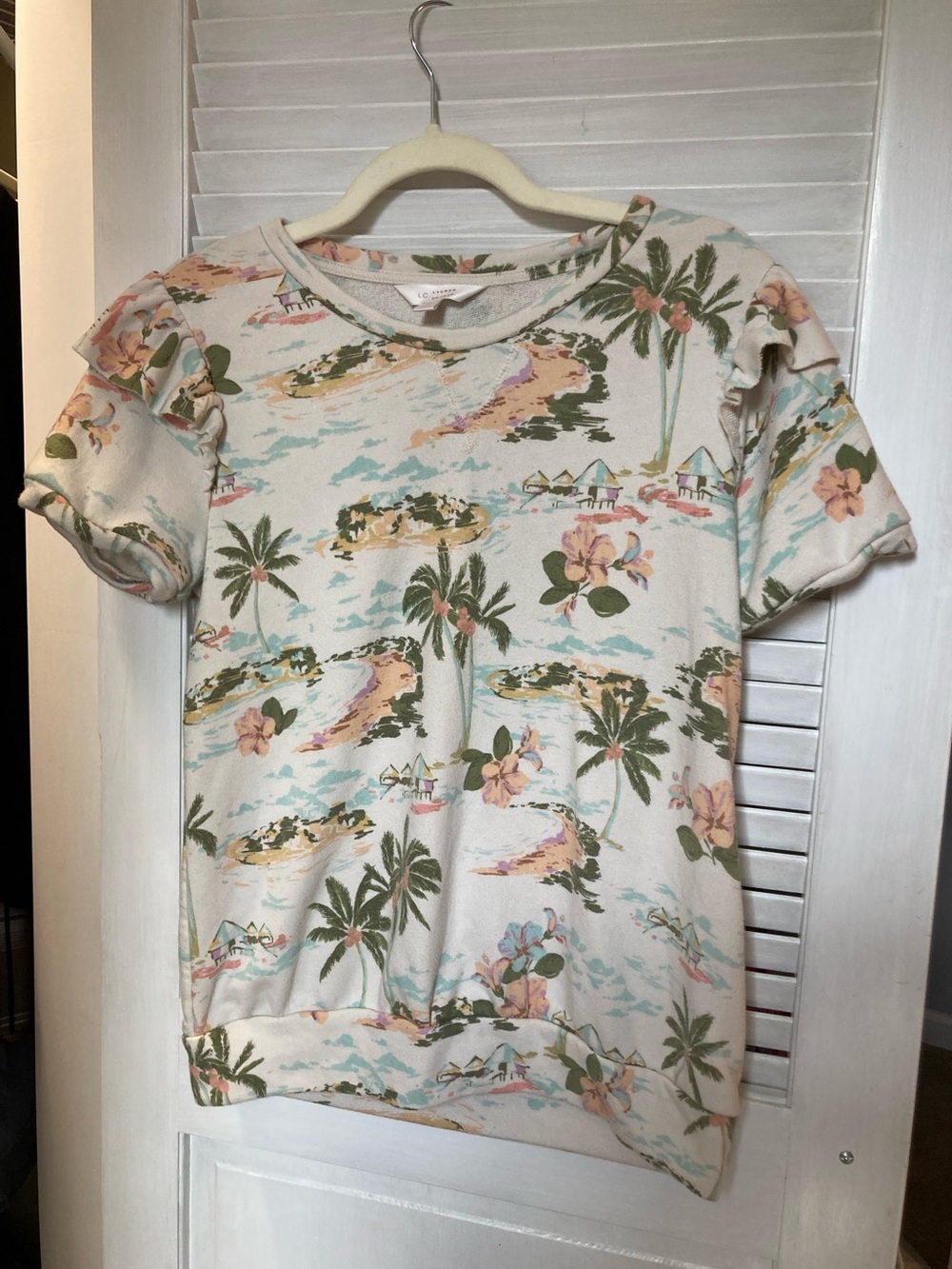 LC Lauren Conrad Cream Tropical Print Short Sleeve Top